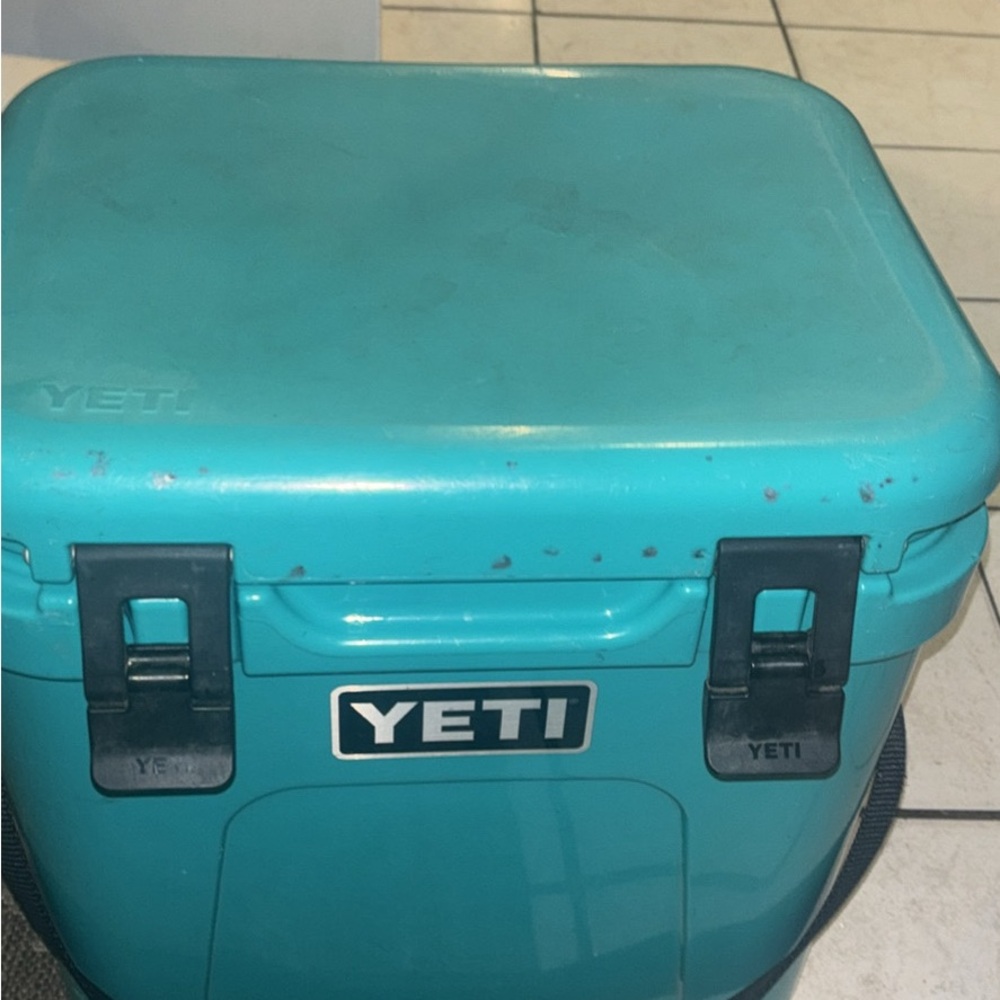 Yeti Blue Storage Containers Durable Stackable Organization - Picture 4 of 4